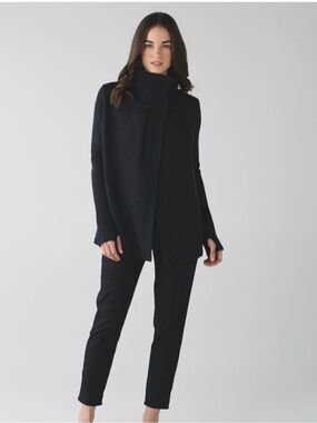 Lululemon Karmic Cocoon Wrap